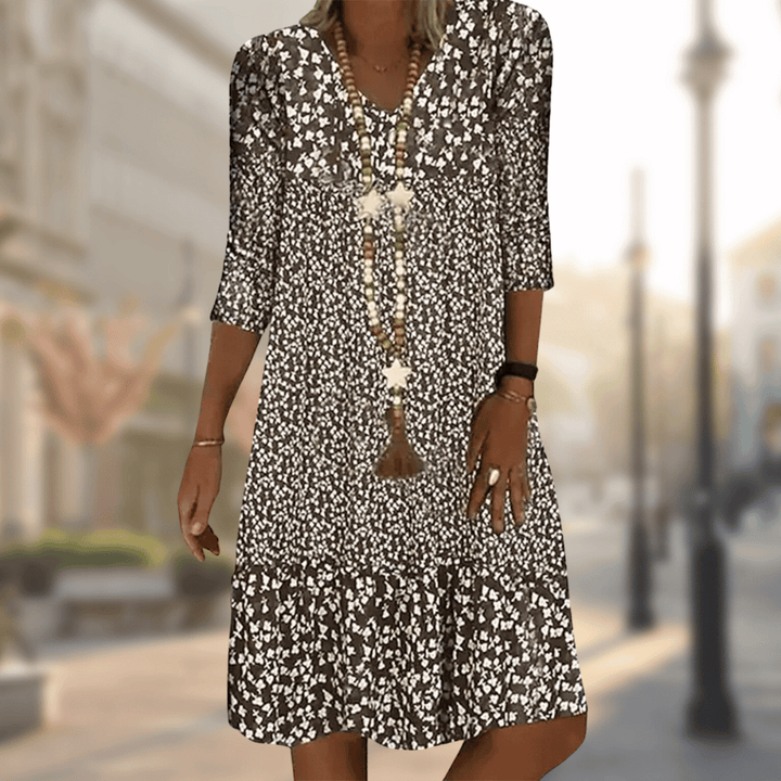 Robe d'été femme chic et polyvalente, un essentiel tendance pour des journées estivales avec élégance.
