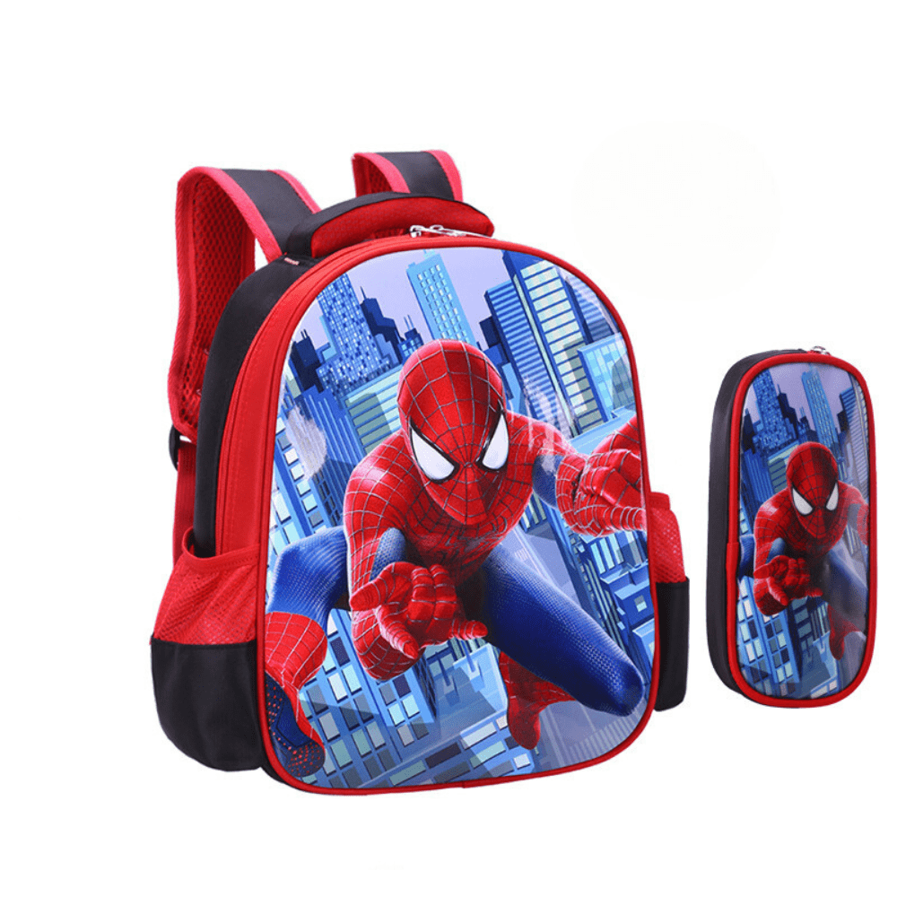 Détail motif Spiderman sur cartable maternelle enfant. Sac à dos rouge pour écolier, parfait rentrée scolaire.