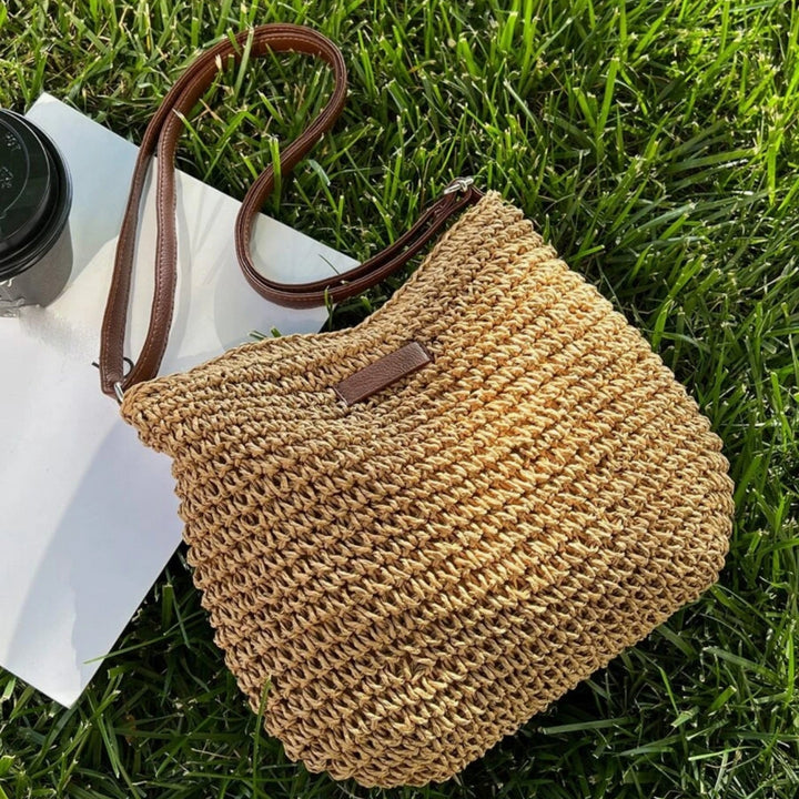 Sac tendance en paille pour femme, bandoulière en cuir végan, élégant et pratique pour l'été.