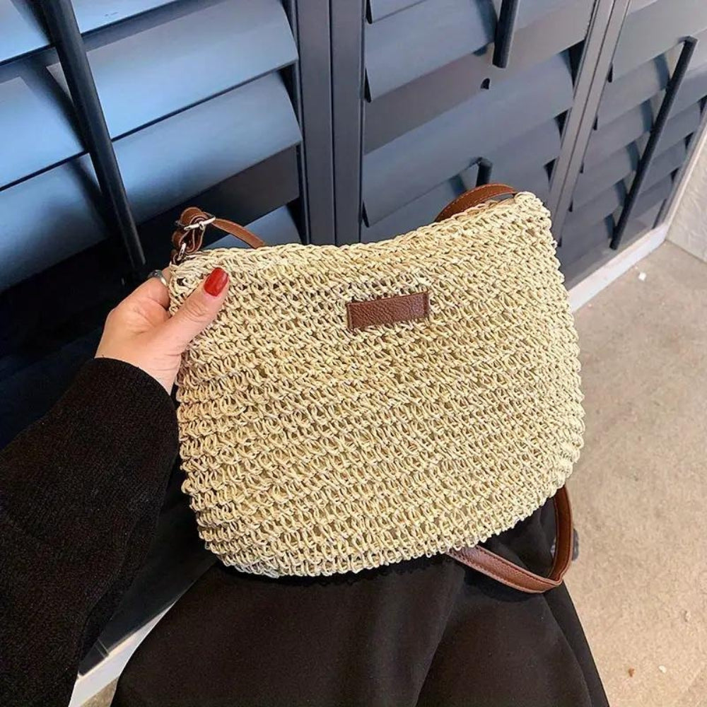 Sac de plage élégant en paille, bandoulière pour femmes, parfait pour vos essentiels d'été.