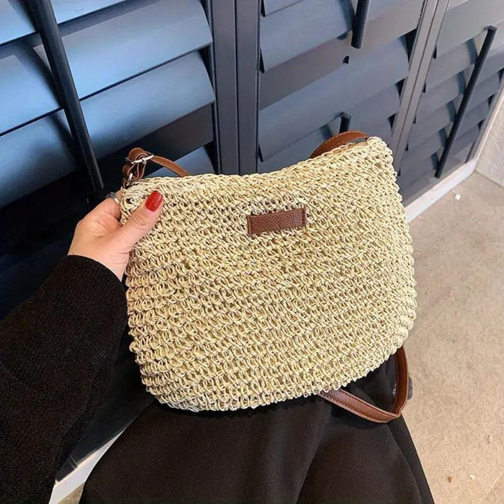 Sac de plage élégant en paille, bandoulière pour femmes, parfait pour vos essentiels d'été.