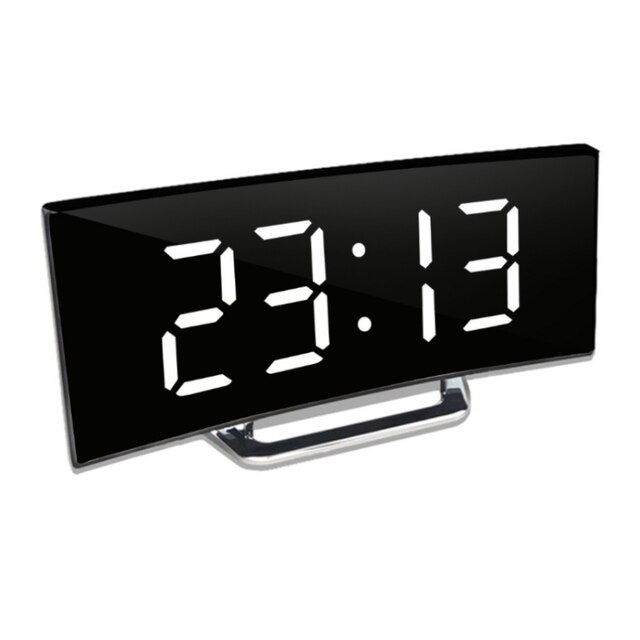 Réveil design incurvé avec affichage LED numérique clair et élégante finition miroir.