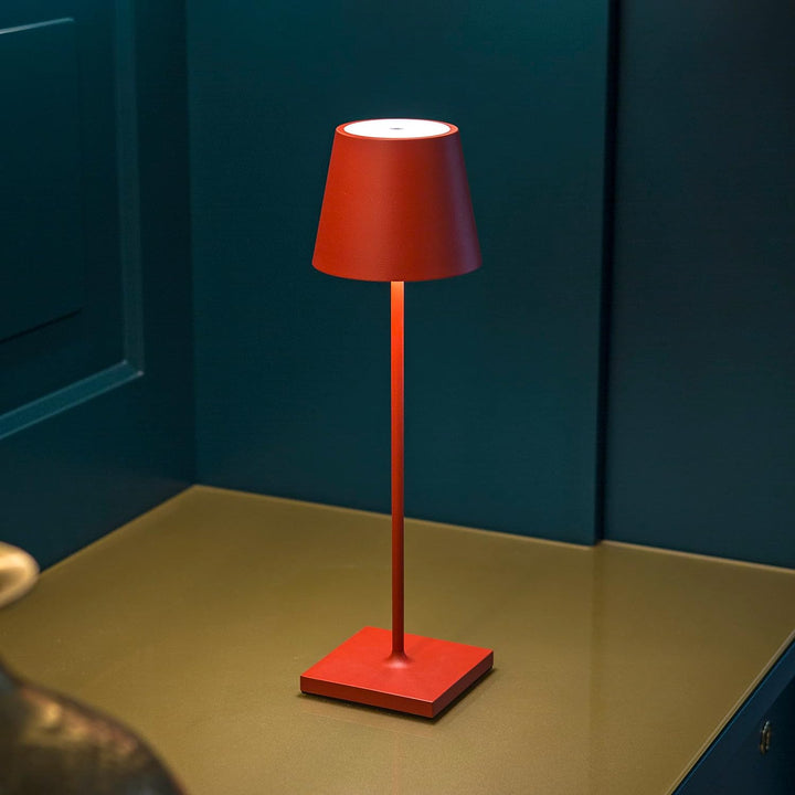 Lampe LED de table tactile, dimmable, sans fil 38cm. Rechargeable USB-C, éclairage moderne et pratique.