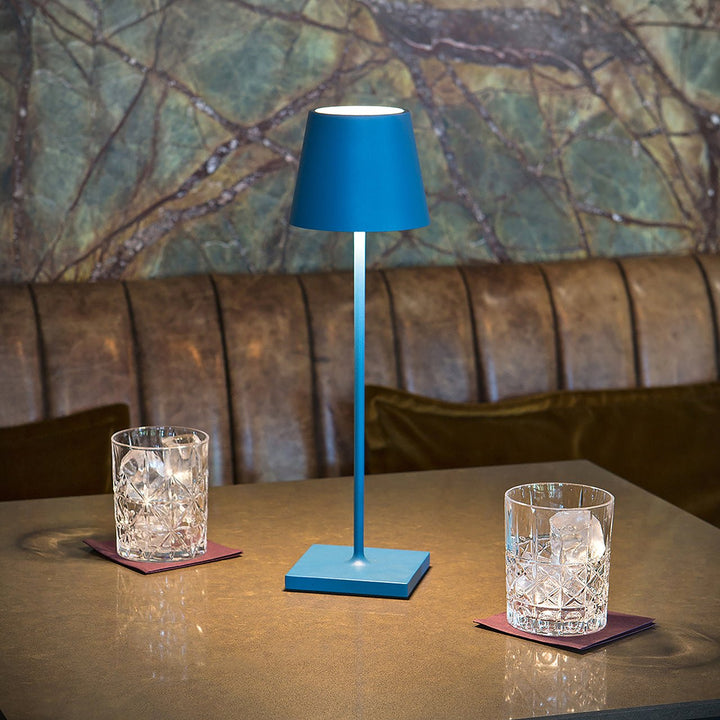 Design élégant: lampe de table LED sans fil 38cm, dimmable, rechargeable USB-C. Pour un intérieur moderne.