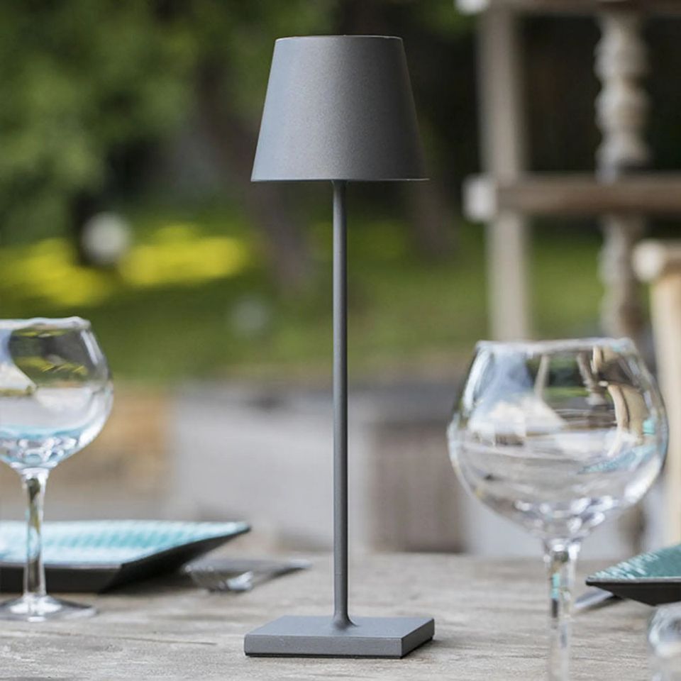 Lampe de table LED 38cm, dimmable, sans fil, rechargeable USB-C. Design épuré, éclairage polyvalent.