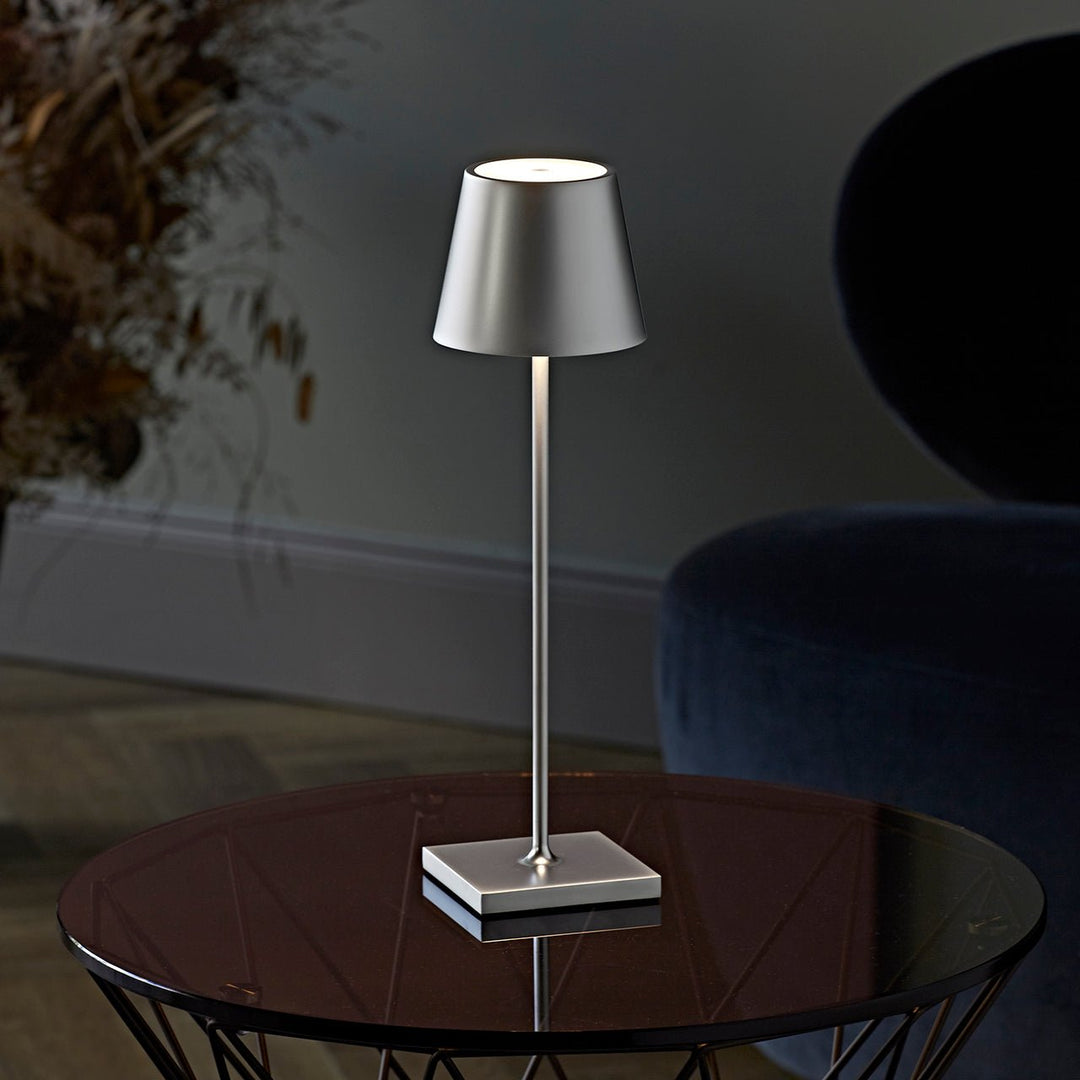Lampe de chevet LED sans fil 38cm, lumière dimmable pour une ambiance cosy. Rechargeable USB-C.