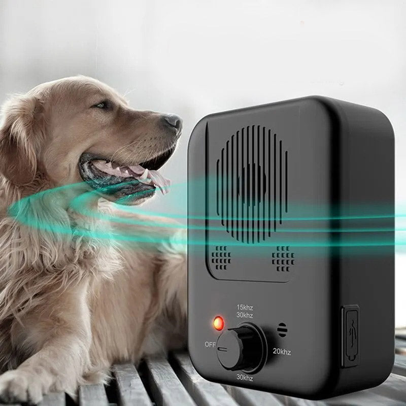 Dispositif anti-aboiement ultrasonique étanche pour chien. Idéal extérieur, il aide au dressage et au calme de votre animal.