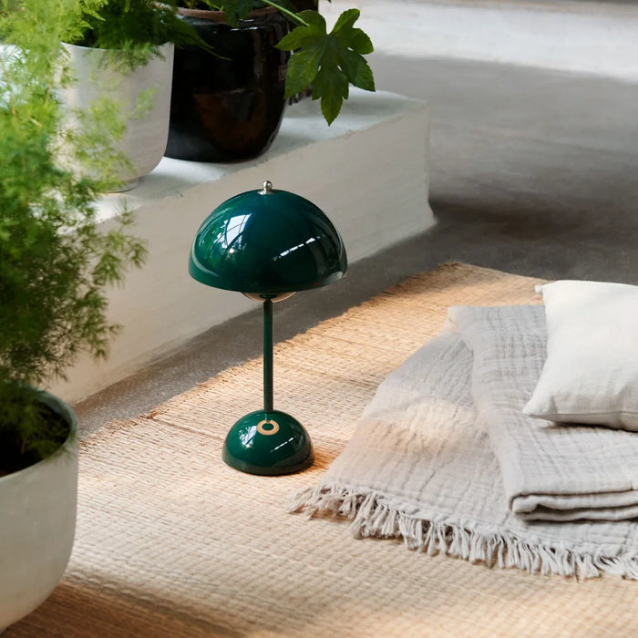 Lampe de table LED Aurora durable, design contemporain, pour un éclairage LED de qualité.