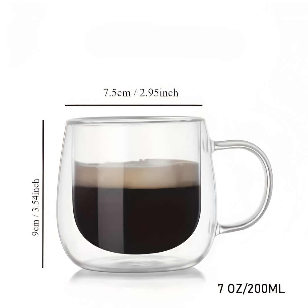Mug isolé 300ml en verre borosilicaté transparent, idéal pour thé, tisane, ou jus. Design moderne pour votre cuisine.