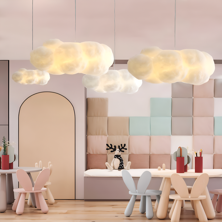 Lampe suspendue nuage LED blanche pour chambre d'enfant, design moderne et lumière douce.