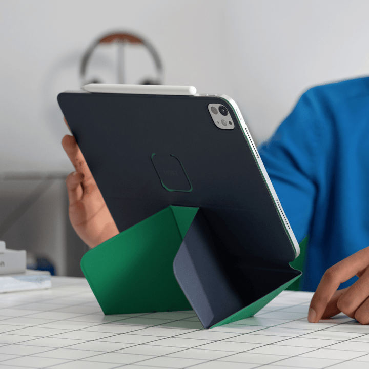 Housse pour iPad Air, étui folio camel, support classique pour le travail.