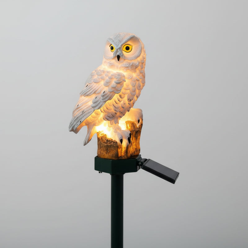 Hibou solaire LED, apporte une touche d'originalité et un éclairage automatique résistant pour le jardin.