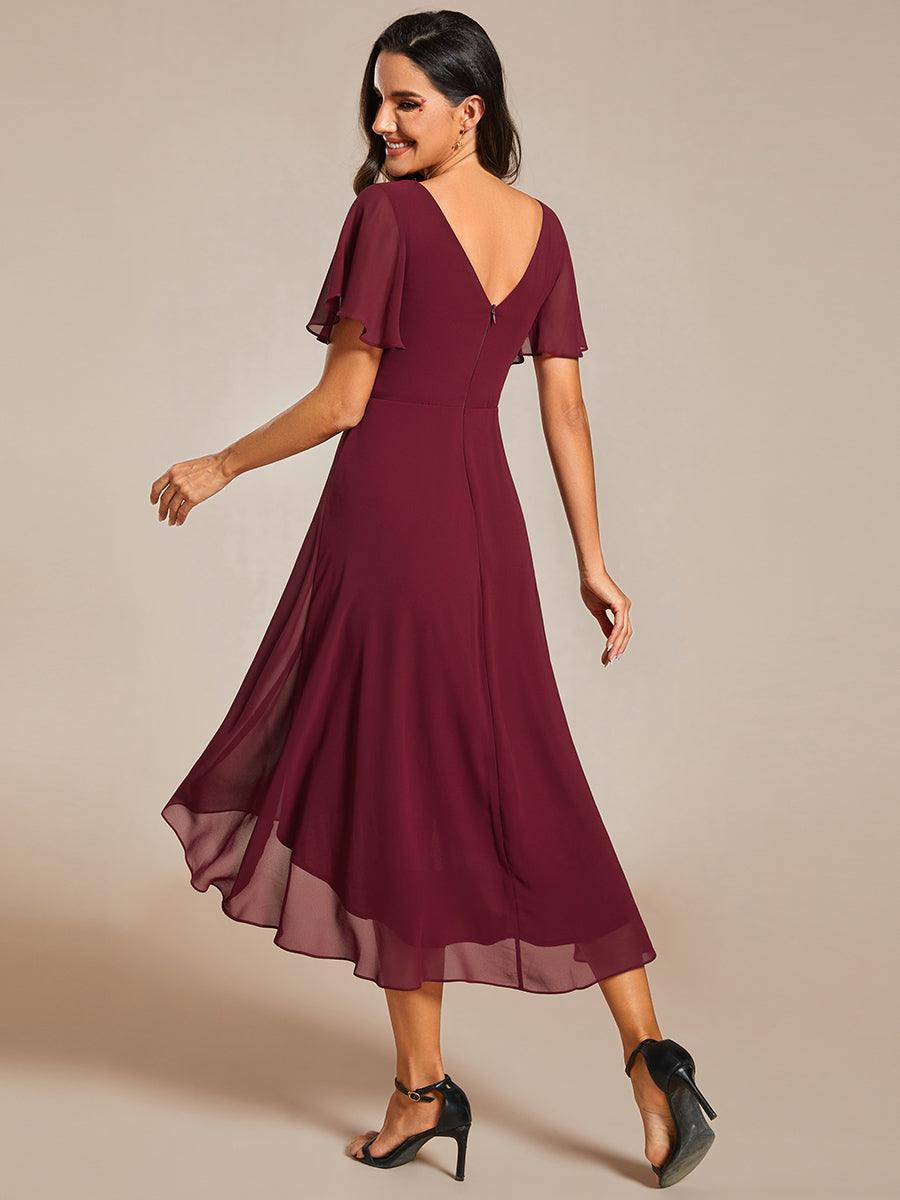 Parfaite soirée chic : Robe longue élégante coupe fluide col V.