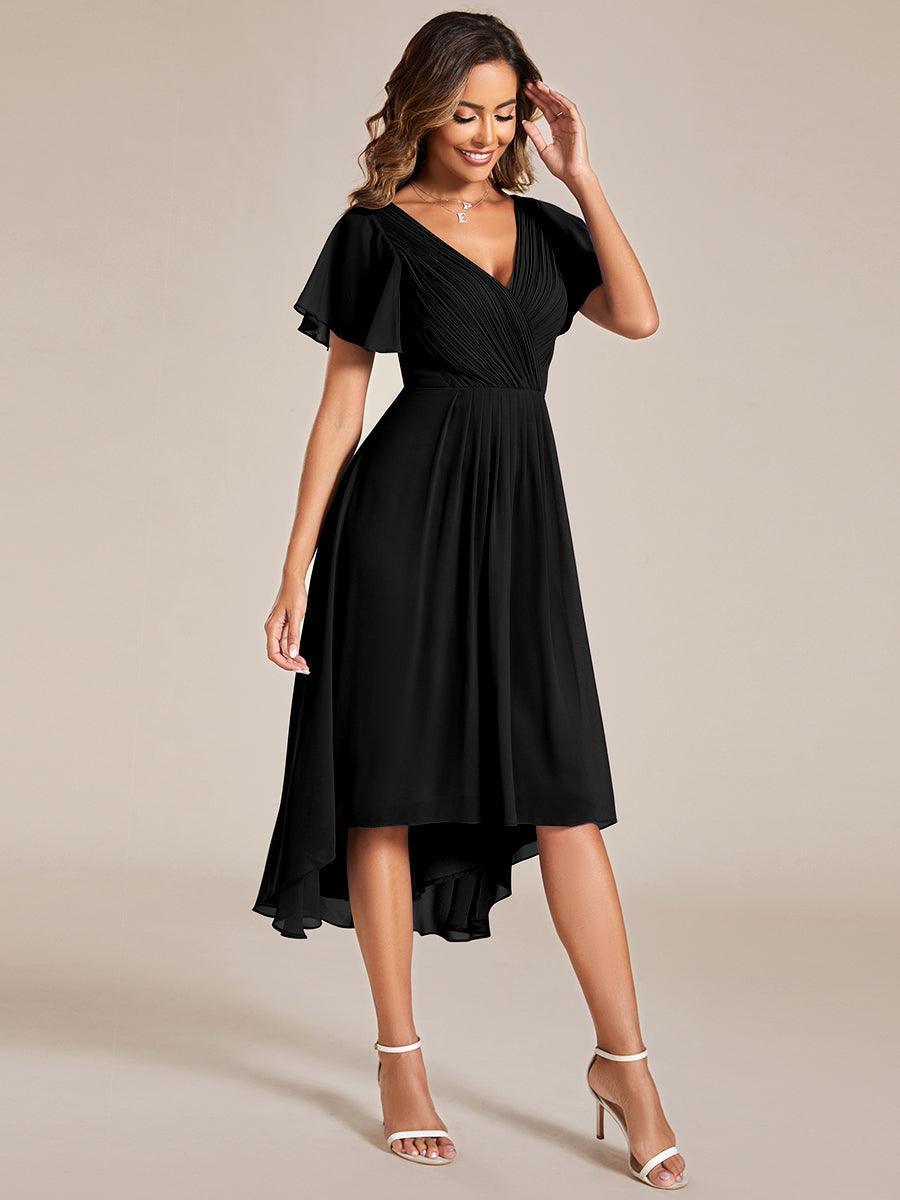 Robe longue fluide col V, idéale cocktail, tenue soirée chic.