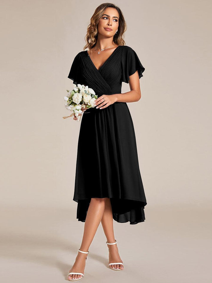 Style A-line : Robe invitée mariage longue fluide, col V élégant.