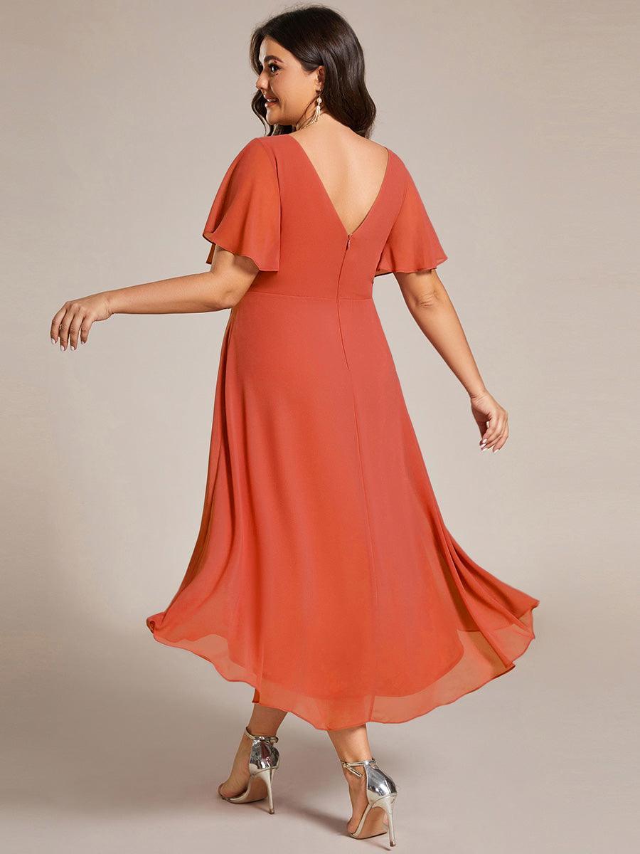 Robe longue fluide chic, col V, look raffiné pour gala.