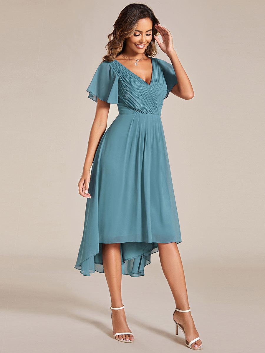 Élégante robe longue A-line col V, parfaite pour cérémonie.