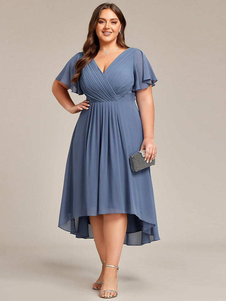Robe de soirée femme, longue fluide, col V, look raffiné.