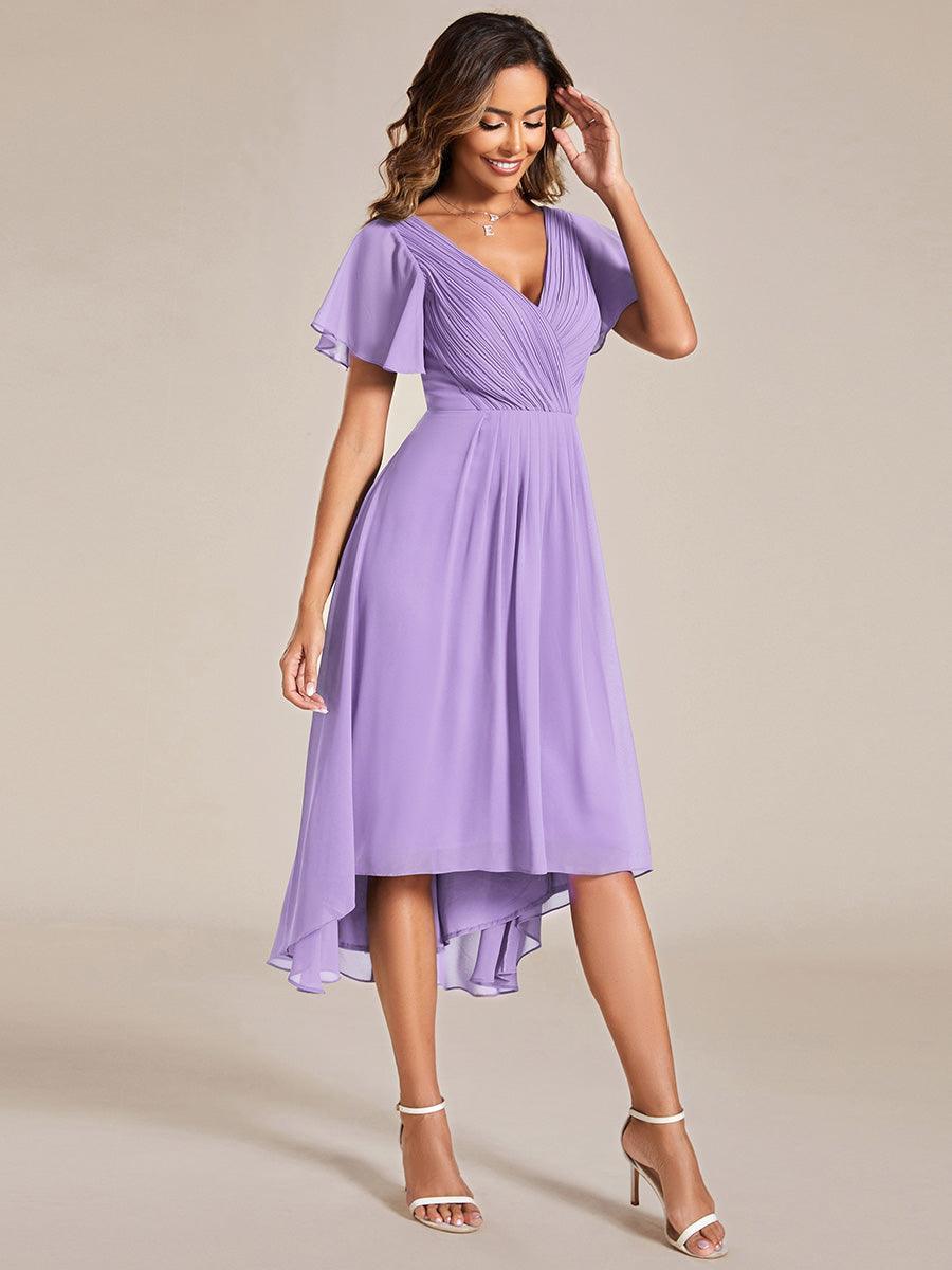 Robe longue fluide col V, chic pour gala, style moderne.