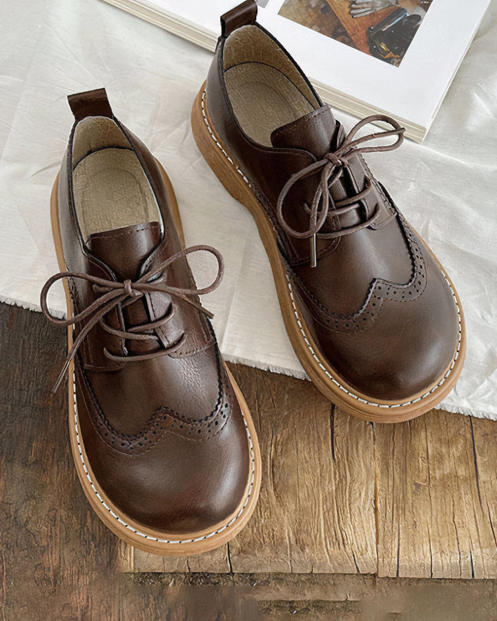 Chaussures Oxford Isadora rétro élégantes pour femmes. Idéales pour le bureau ou une soirée classique.