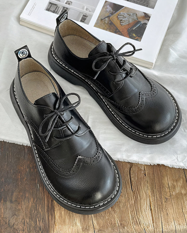 Chaussures Oxford Isadora classiques et confortables pour femmes. Parfaites pour un style rétro élégant au quotidien.