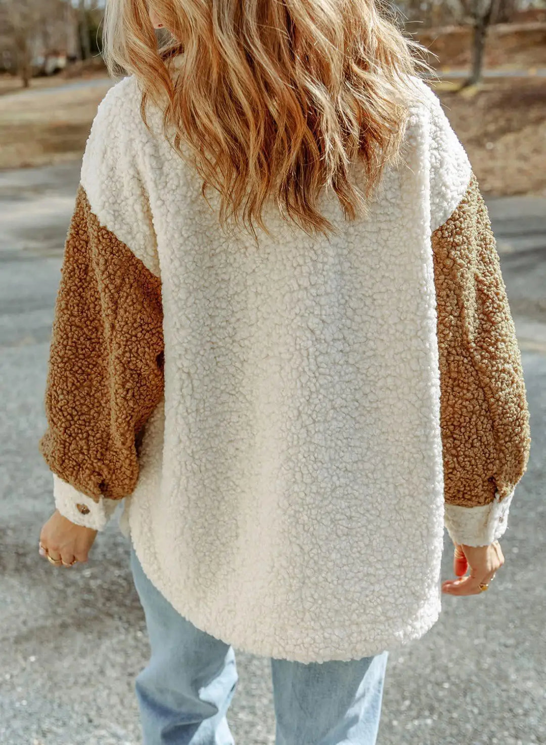 Veste femme Sherpa moderne, très confortable. Un essentiel chaud et stylé pour la collection hiver.
