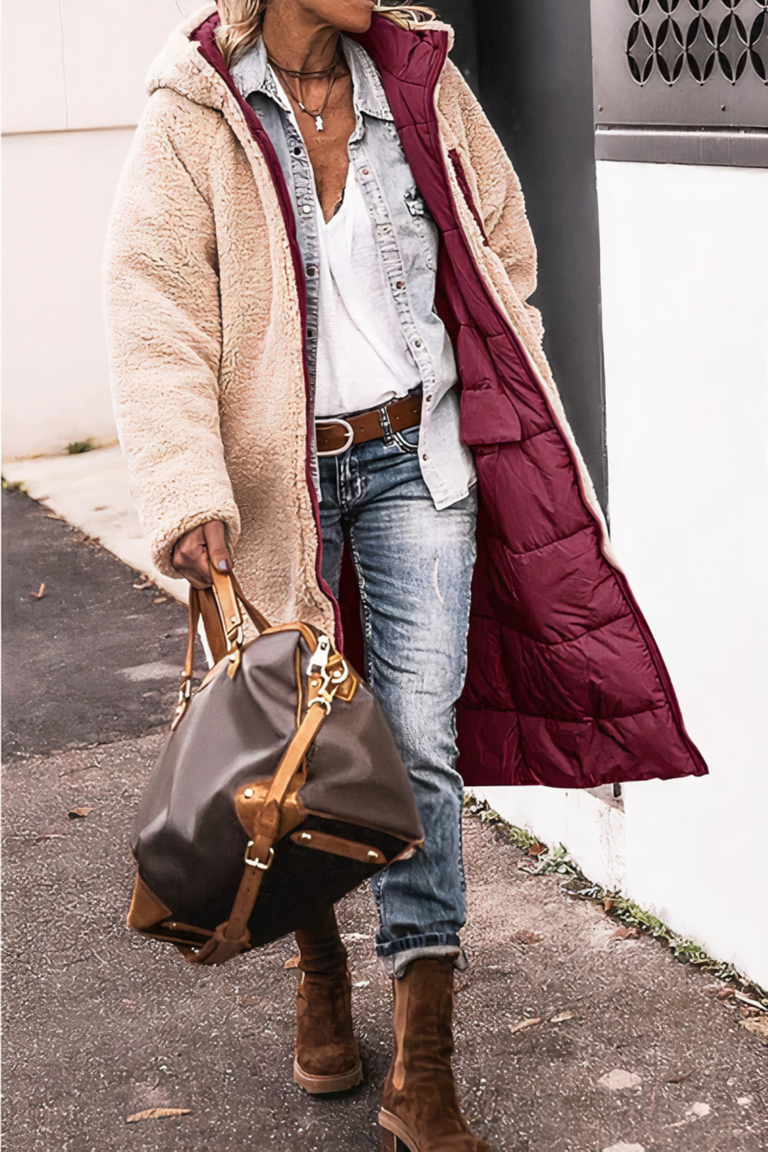 Veste longue matelassée Greta, essentielle pour femmes, garantissant chaleur et style chic durant l'hiver.