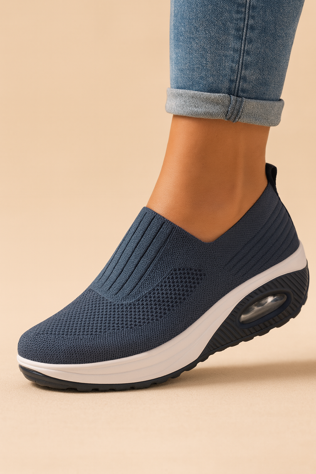 Chaussures orthopédiques femme pour le quotidien, avec design respirant et amorti pour un confort durable.