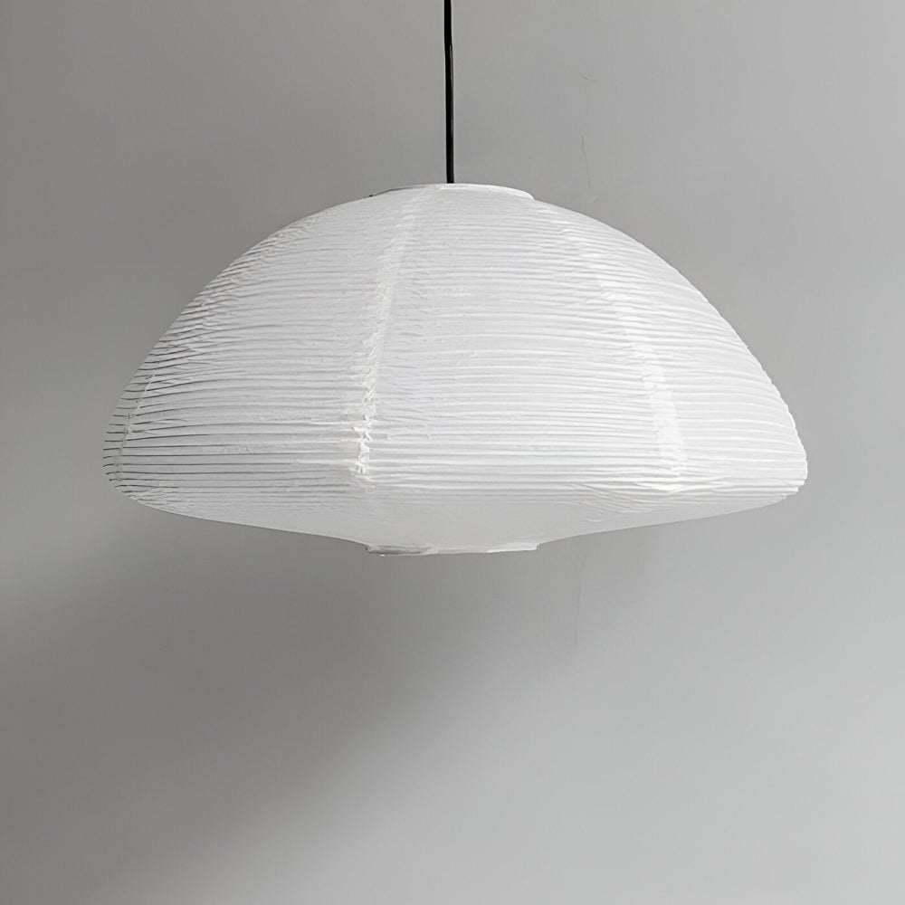 Décoration intérieure: Lampe suspendue moderne pour salon, ambiance chaleureuse et lumineuse.
