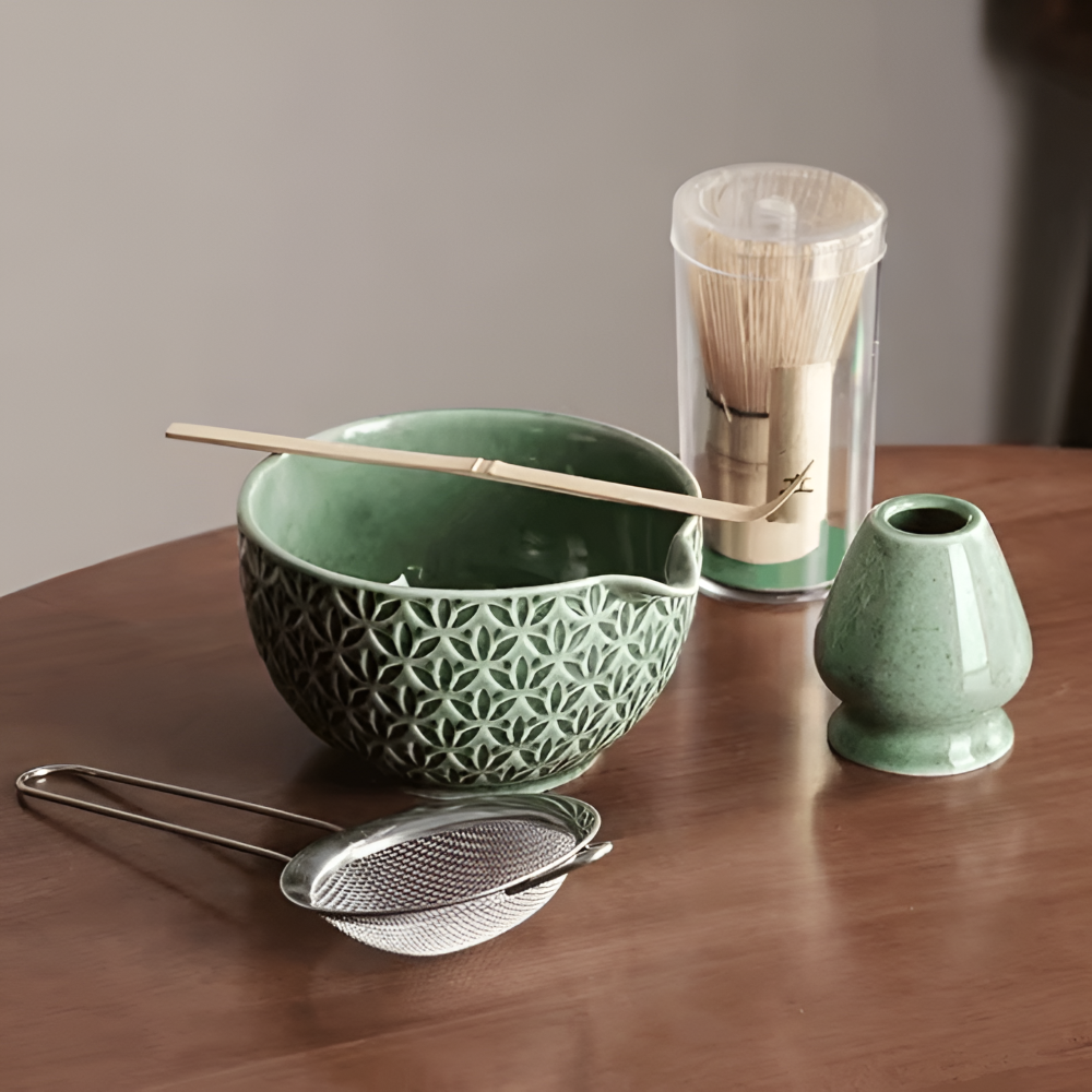 Service à thé Matcha traditionnel, idéal pour une cérémonie japonaise. Ustensiles complets.