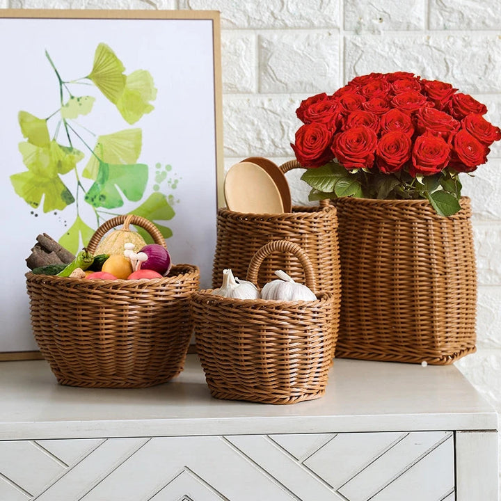 Rangement mural tissé style nordique, idéal pour fleurs, fruits ou épices dans votre cuisine.