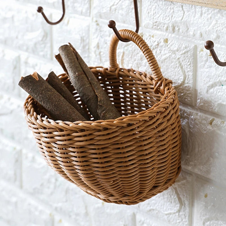 Panier mural tissé en PP pour fruits de saison, style nordique minimaliste et fonctionnel.
