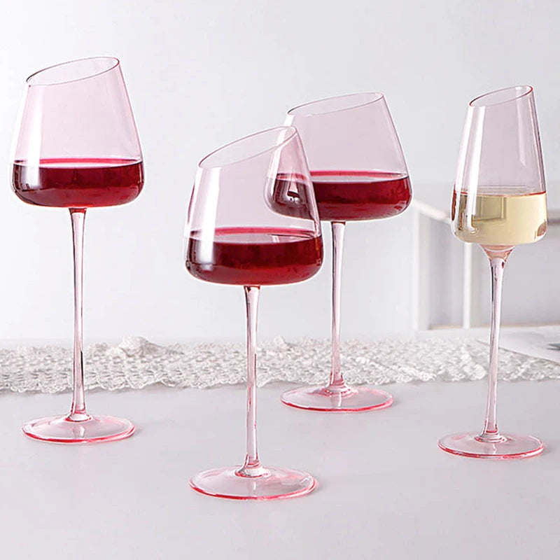 Élégant ensemble de 2 verres à vin rose en cristal soufflé bouche, idéal pour cadeau ou table raffinée.
