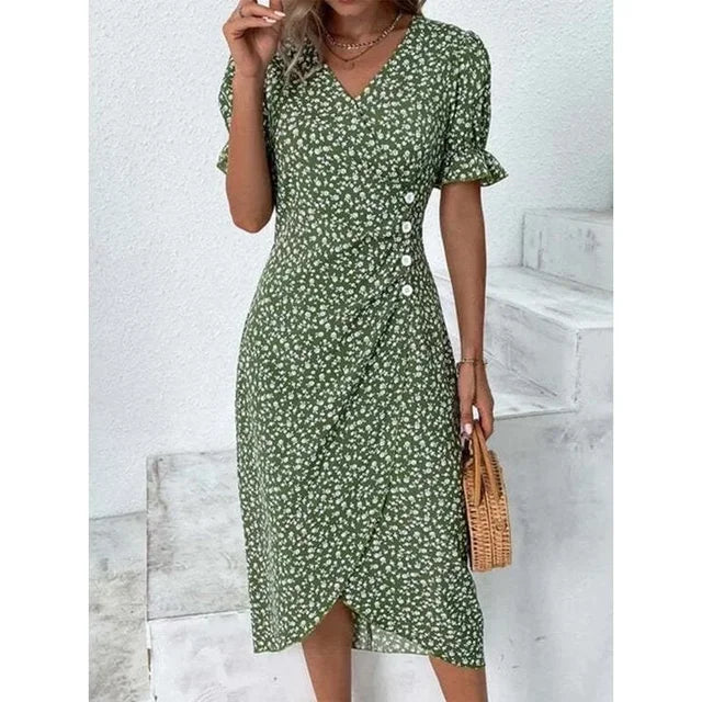 Robe florale d'été pour femme, design élégant et décontracté, idéale pour vacances.