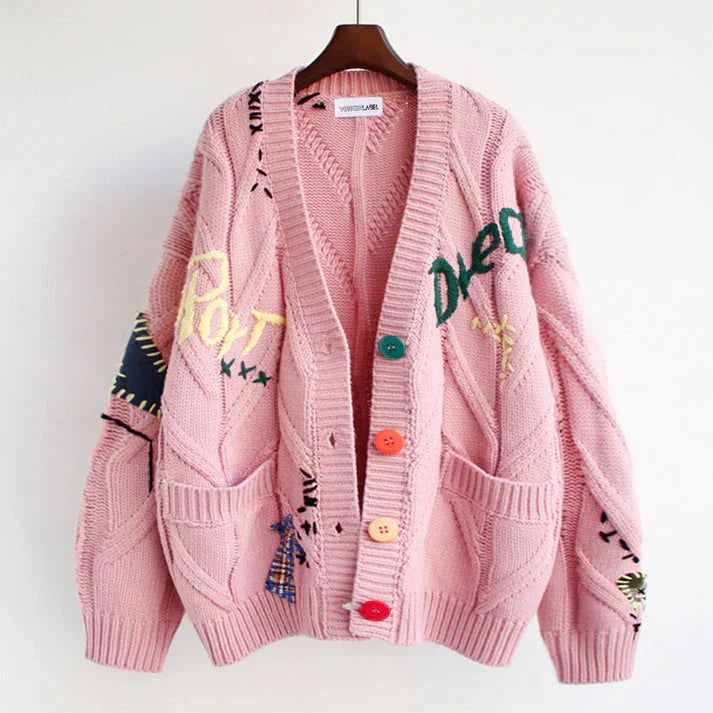 Cardigan femme patchwork tendance, couleurs vives. Vêtement décontracté et chic pour une mode femme unique.