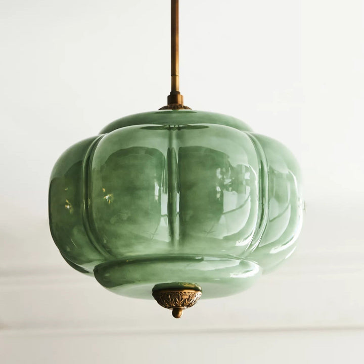 Plafonnier en verre arrondi, lampe semi-encastrée, éclairage subtil pour chambre ou salon.