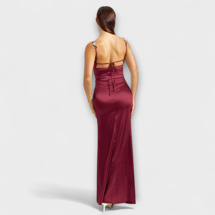 Robe de soirée longue femme élégante, dos laçé ajustable, sans manches, style tendance et ajusté.