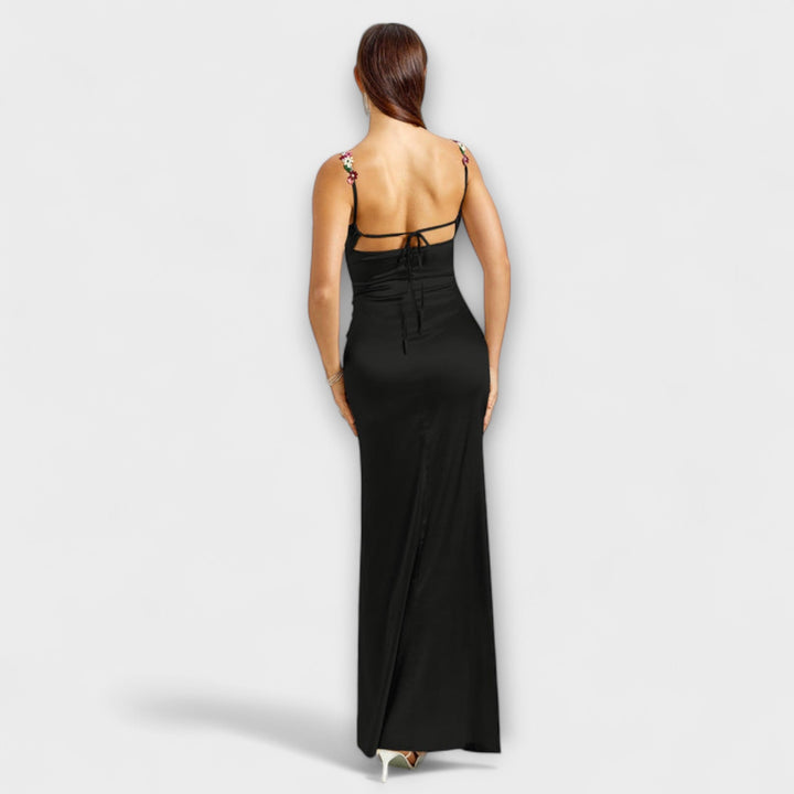 Robe longue femme chic et élégante, dos laçé raffiné, parfaite pour une soirée spéciale ou un gala.