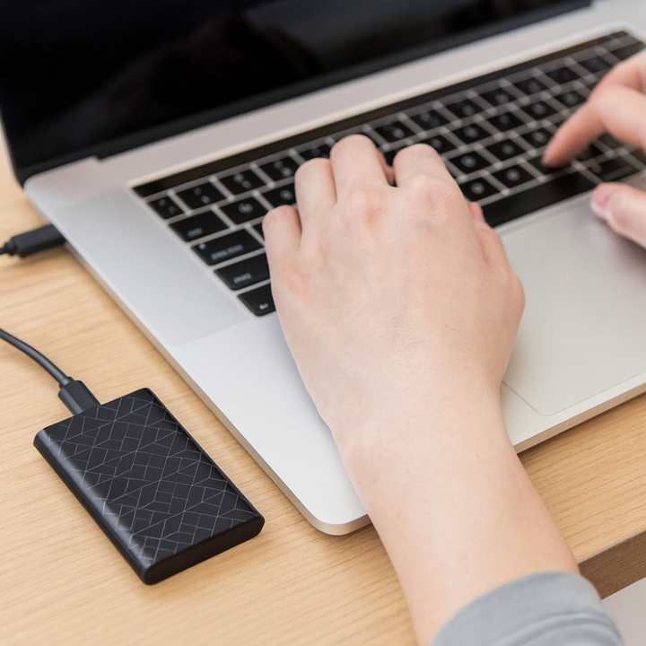 Disque dur SSD externe USB 3.1 Type-C, solution de stockage rapide et fiable pour toutes vos données.
