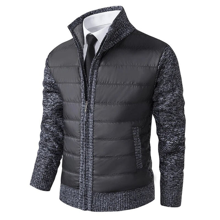 Gilet cardigan homme hiver décontracté, gris chiné, offrant chaleur et confort optimal. Mode masculine.