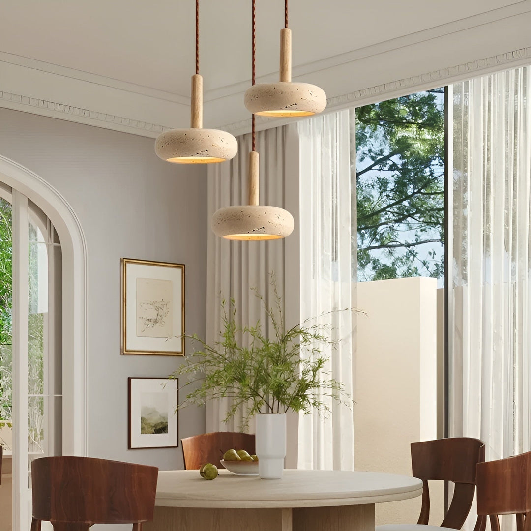 Suspension Wabi-Sabi en pierre naturelle, luminaire japonais pour salon ou salle à manger.