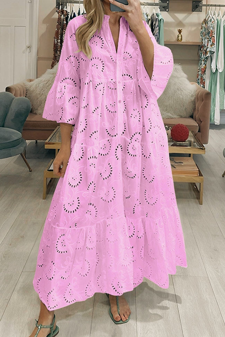 Confortable robe d'été femme en coton brodé respirant, manches larges et amples.