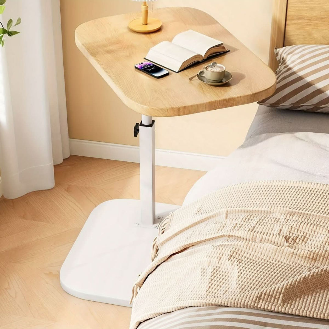 Table d'appoint minimaliste réglable, plateau en bois, structure en métal, pour salon ou chambre.