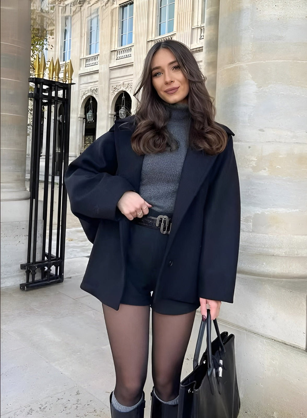 Veste femme élégante et confortable, coupe oversize moderne, parfaite pour la mode hivernale.