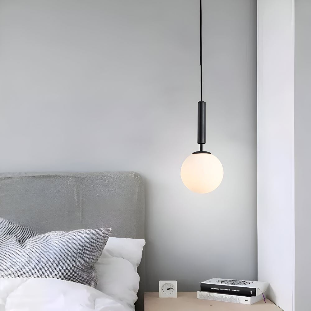 Lampe pendante design, ambiance chaleureuse, style scandinave pour maison.