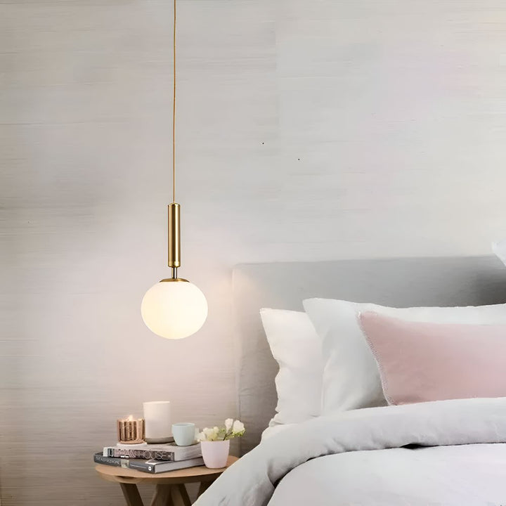 Globe lumineux design nordique, suspension LED moderne pour toute pièce.