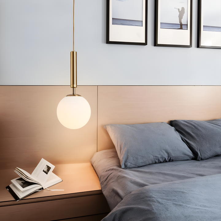 Lampe ronde moderne, design scandinave, parfaite pour la décoration intérieure.