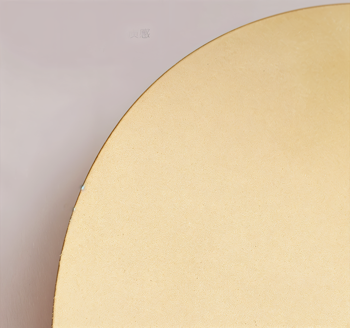 Applique murale LED ronde. Lumière chaude, design minimaliste. Idéale pour une décoration murale moderne.