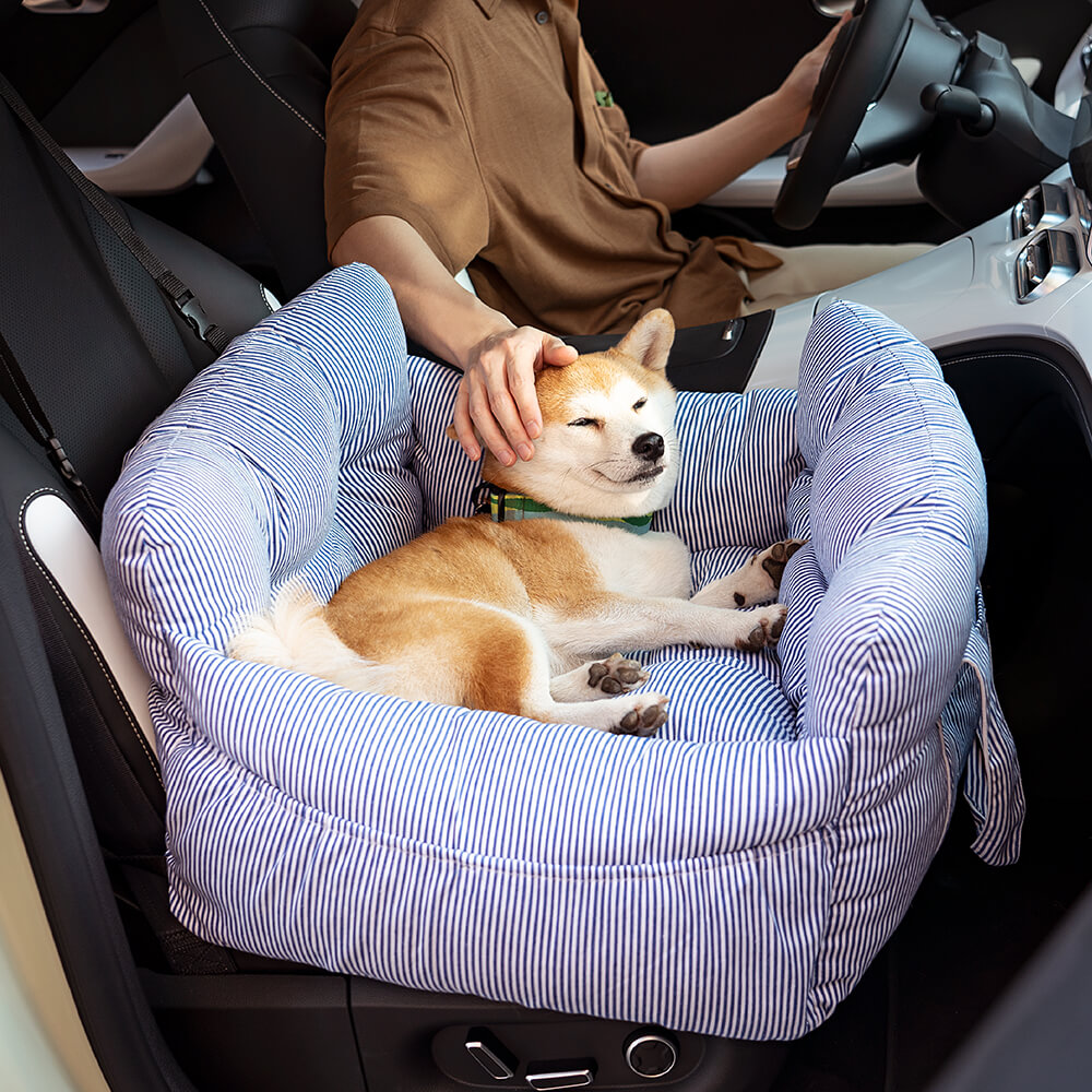 Lit auto pour chien, confort et sécurité accrus. Indispensable pour longs trajets.