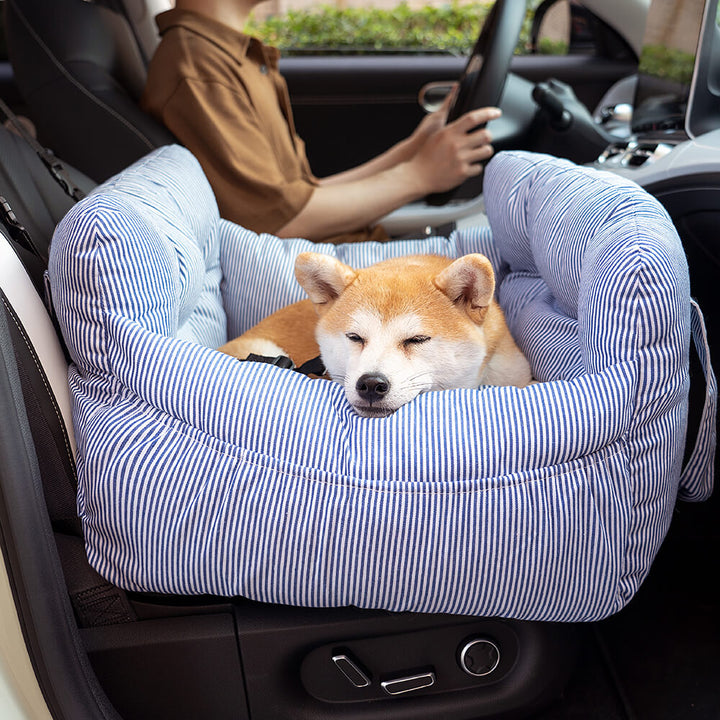 Panier de voiture pour chien avec housse lavable. Accessoire de voyage pratique.